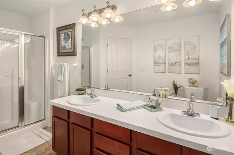 Bath - 21621 11th Dr SE, Bothell, WA 98021 photo 1 of 4