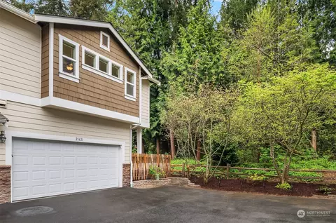 Exterior - 21621 11th Dr SE, Bothell, WA 98021 photo 4 of 7