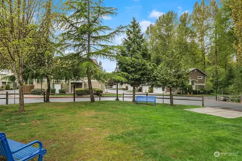 Exterior - 21621 11th Dr SE, Bothell, WA 98021 photo 5 of 7