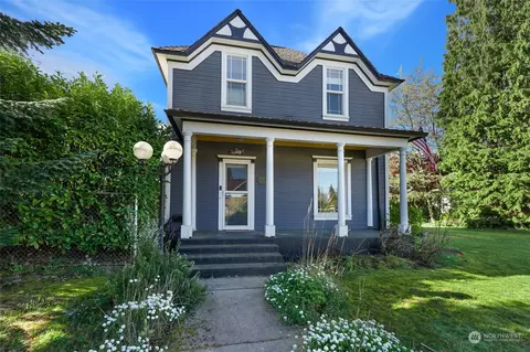 408 E 3rd St, Arlington, WA 98223