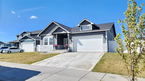 1522 W Bonneville St, Moses Lake, WA 98837