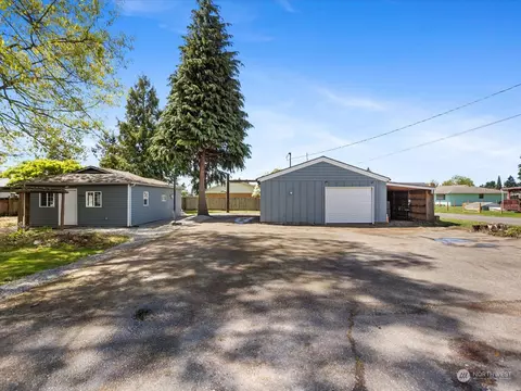 7220 49th Dr NE, Marysville, WA 98270