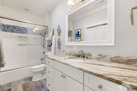 Bath - 17122 54th Ave SE, Bothell, WA 98012 photo 5 of 5