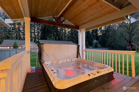 Exterior - 17122 54th Ave SE, Bothell, WA 98012 photo 9 of 14