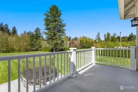 Exterior - 17122 54th Ave SE, Bothell, WA 98012 photo 4 of 14