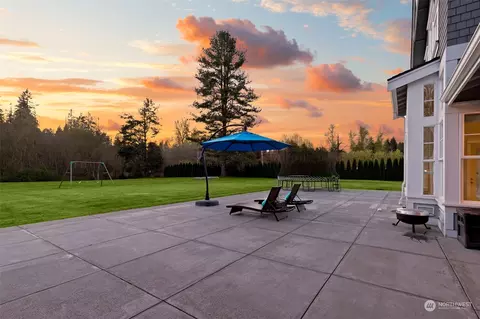 Exterior - 17122 54th Ave SE, Bothell, WA 98012 photo 10 of 14