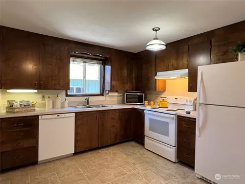 408 W Hemlock St, Sequim, WA 98382 photo 4