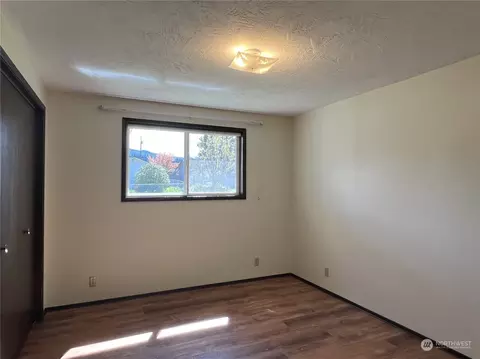 408 W Hemlock St, Sequim, WA 98382 photo 9