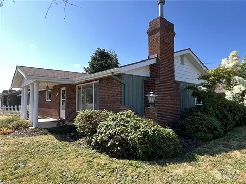 408 W Hemlock St, Sequim, WA 98382