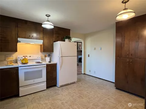 408 W Hemlock St, Sequim, WA 98382 photo 5