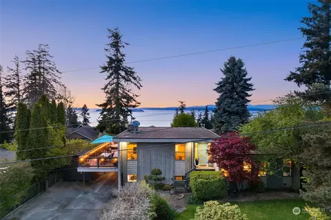 1006 9th St, Mukilteo, WA 98275