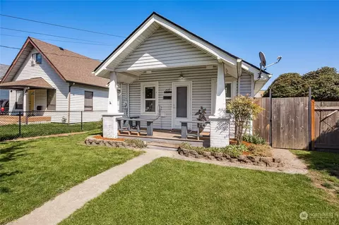 617 2nd St SW, Puyallup, WA 98371
