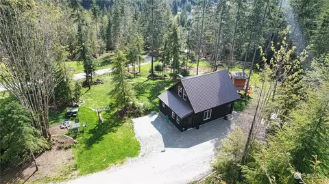35437 Patriot Ln, Mount Vernon, WA 98274
