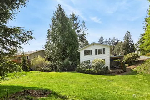 Exterior - 4817 Bayview Ln, Everett, WA 98203 photo 7 of 8