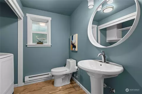 Bath - 4817 Bayview Ln, Everett, WA 98203 photo 4 of 4