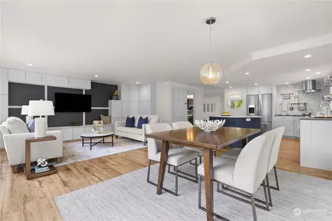 Dining - 4817 Bayview Ln, Everett, WA 98203 photo 3 of 3