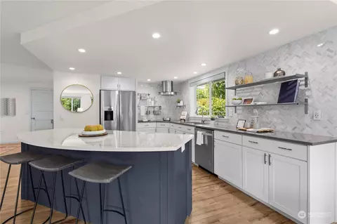 Kitchen - 4817 Bayview Ln, Everett, WA 98203 photo 1 of 4