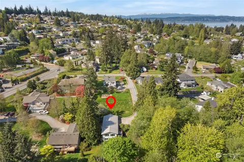 View/Area - 4817 Bayview Ln, Everett, WA 98203 photo 4 of 6