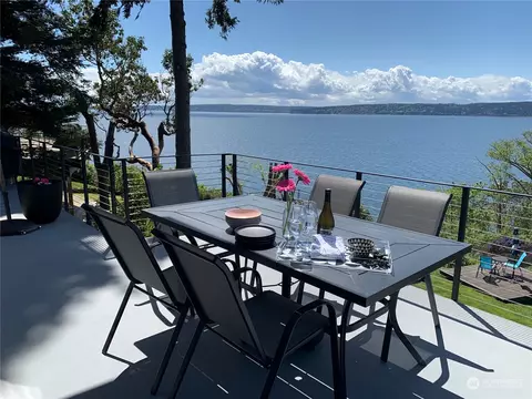 635 Manaco Beach Rd, Camano Island, WA 98282