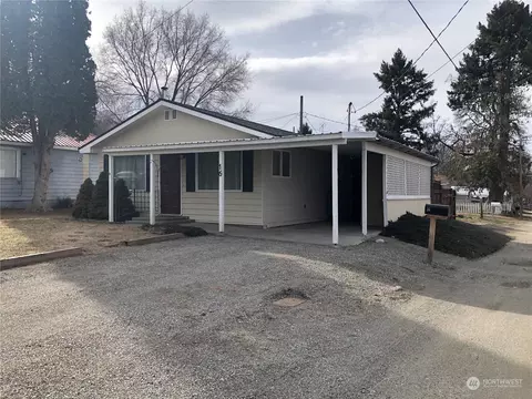 16 1st St E, Tonasket, WA 98855