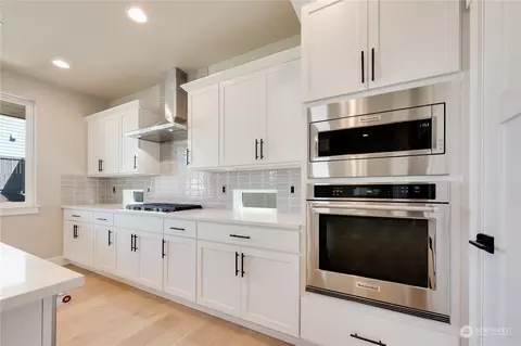 Kitchen - 20320 125th Ave NE #SM 10, Bothell, WA 98011 photo 6 of 8