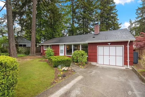 12320 8th Ave NE, Seattle, WA 98125