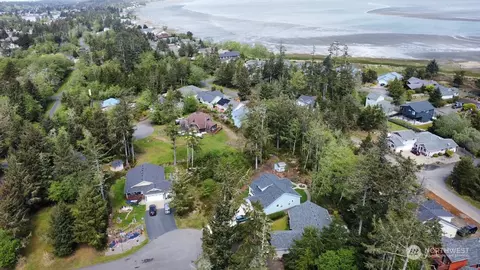 724 Trinity Ct SE, Ocean Shores, WA 98569