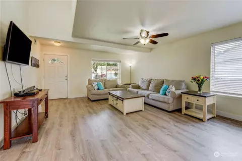 Living - 19621 84th Ave E, Spanaway, WA 98387 photo 2 of 3