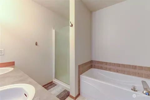 Bath - 19621 84th Ave E, Spanaway, WA 98387 photo 2 of 4