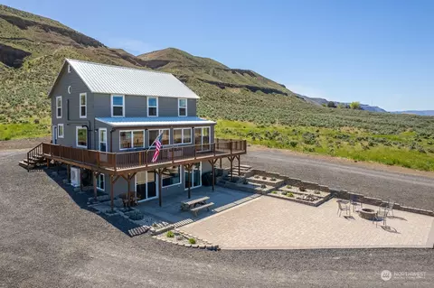 8207 Lower Crab Creek Rd SW, Royal City, WA 99357