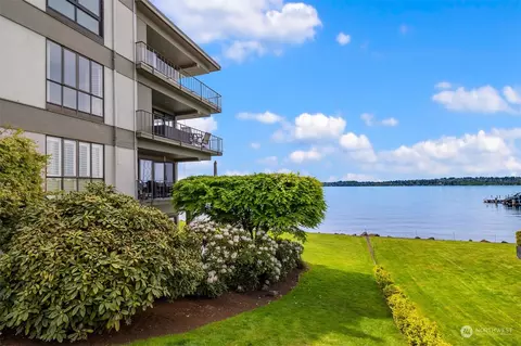 6333 Lake Washington Blvd NE #301, Kirkland, WA 98033