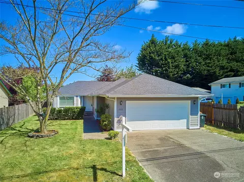 4555 43rd St NE, Tacoma, WA 98422