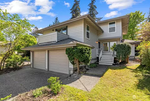 4205 NE 169th Ct, Lake Forest Park, WA 98155