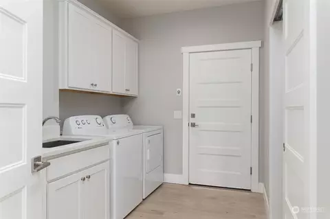 Other - 1102 Falcon Ct, Everson, WA 98247 photo 3 of 5