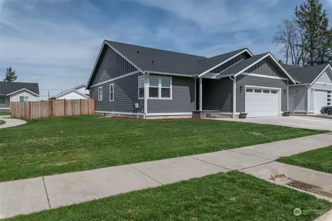 1102 Falcon Ct, Everson, WA 98247