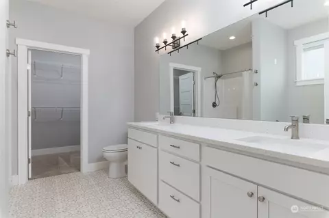 Bath - 1102 Falcon Ct, Everson, WA 98247 photo 2 of 3