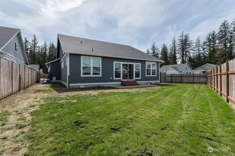 Exterior - 1102 Falcon Ct, Everson, WA 98247 photo 7 of 11