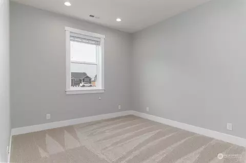 Bedroom - 1102 Falcon Ct, Everson, WA 98247 photo 2 of 4