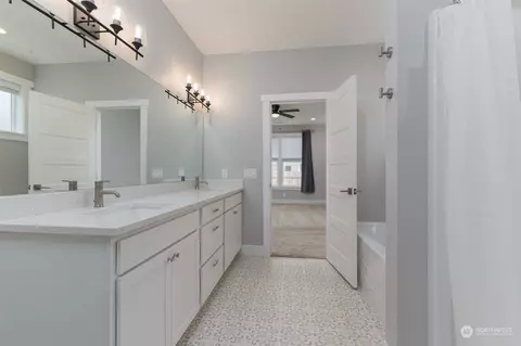 Bath - 1102 Falcon Ct, Everson, WA 98247 photo 3 of 3