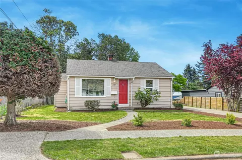 229 SW 139th St, Burien, WA 98166