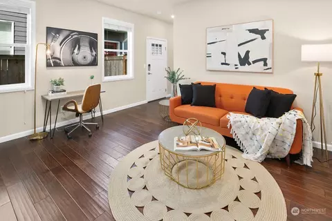 Living - 18624 40th Ave SE, Bothell, WA 98012 photo 5 of 9