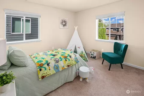 Bedroom - 18624 40th Ave SE, Bothell, WA 98012 photo 4 of 6