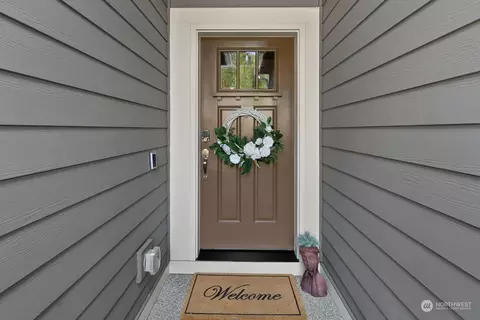 Exterior - 18624 40th Ave SE, Bothell, WA 98012 photo 2 of 6