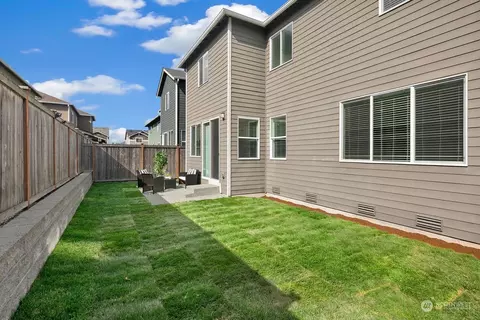 Exterior - 18624 40th Ave SE, Bothell, WA 98012 photo 5 of 6