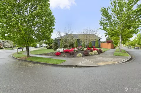 8432 Orcas Loop NE, Lacey, WA 98516 photo 3