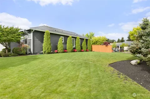 8432 Orcas Loop NE, Lacey, WA 98516 photo 2