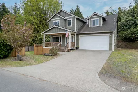 7374 E Grandview St, Port Orchard, WA 98366