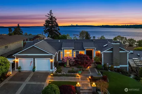 517 10th Ave W, Kirkland, WA 98033