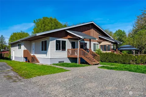 584 Second St, Sumas, WA 98295