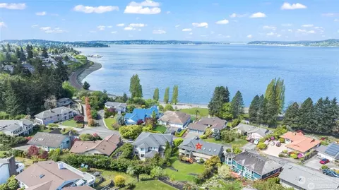 91 Tatoosh Pl, Steilacoom, WA 98388